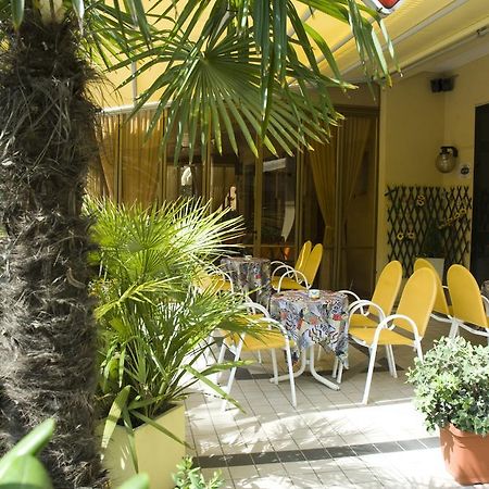 B&B Hotel Lina Пинарелла Экстерьер фото