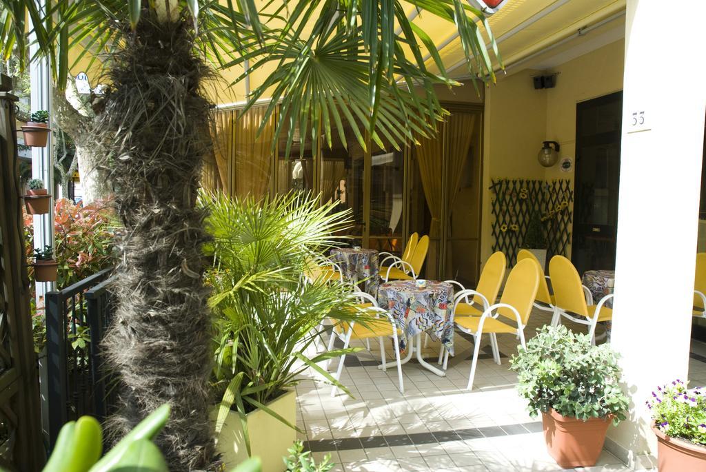 B&B Hotel Lina Пинарелла Экстерьер фото