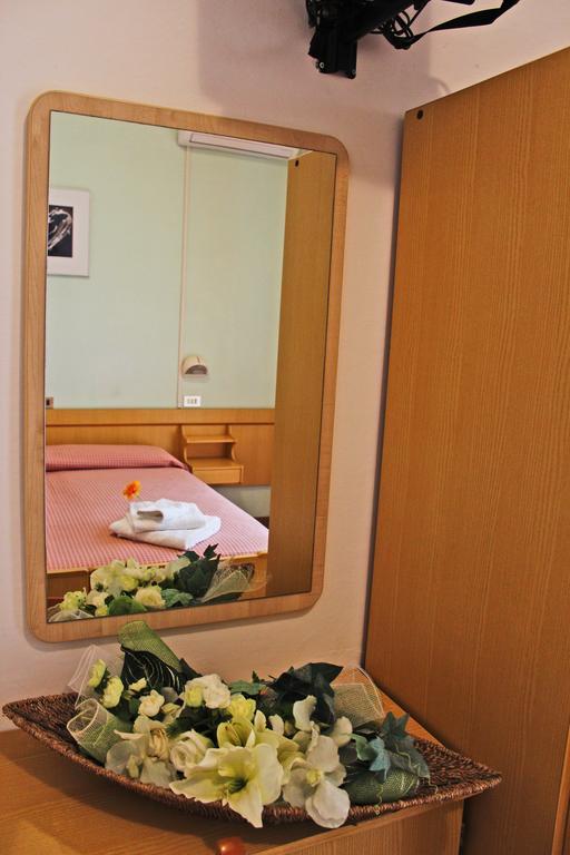 B&B Hotel Lina Пинарелла Номер фото