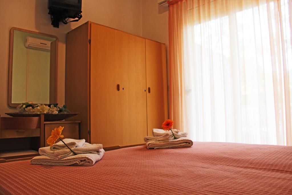 B&B Hotel Lina Пинарелла Номер фото
