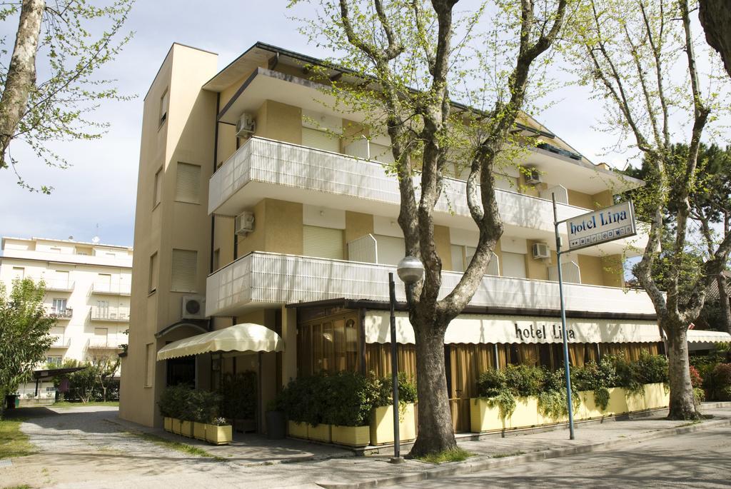 B&B Hotel Lina Пинарелла Экстерьер фото