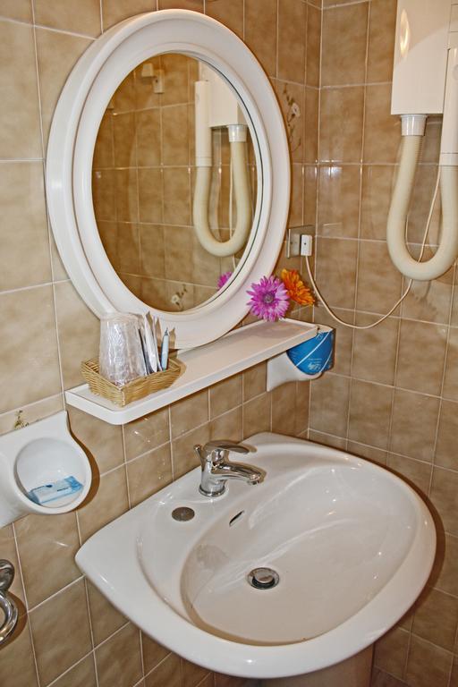 B&B Hotel Lina Пинарелла Номер фото